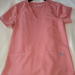 Figs coral scrubs NWOT